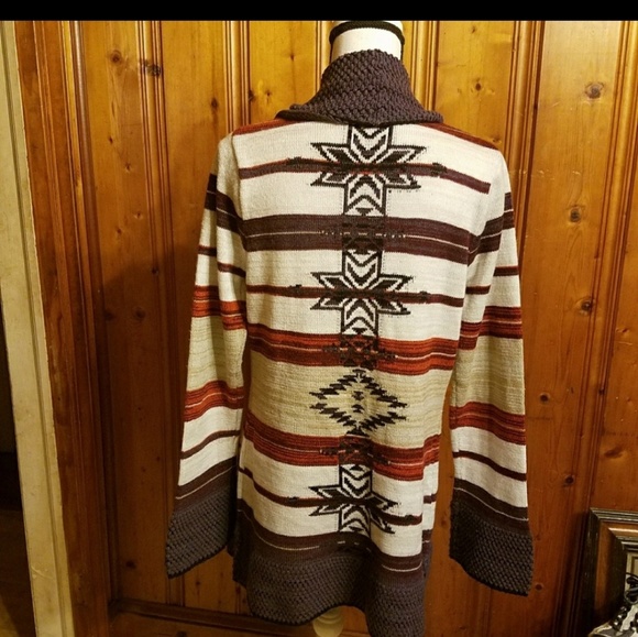 BCBGMAXAZRIA TRIBAL SWEATER SIZE L - Picture 2 of 8